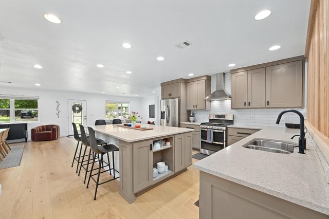 1713 Madison Ave, Austin, TX 78757