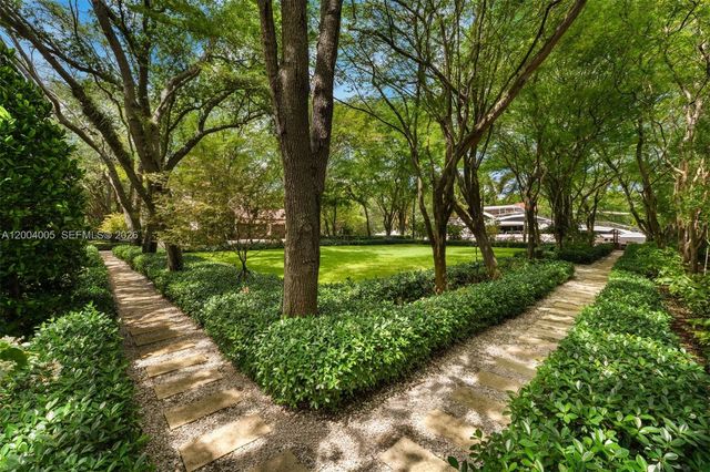 255 Cocoplum Rd, Coral Gables, FL 33143