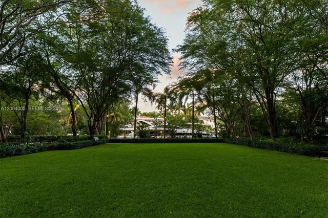 255 Cocoplum Rd, Coral Gables, FL 33143