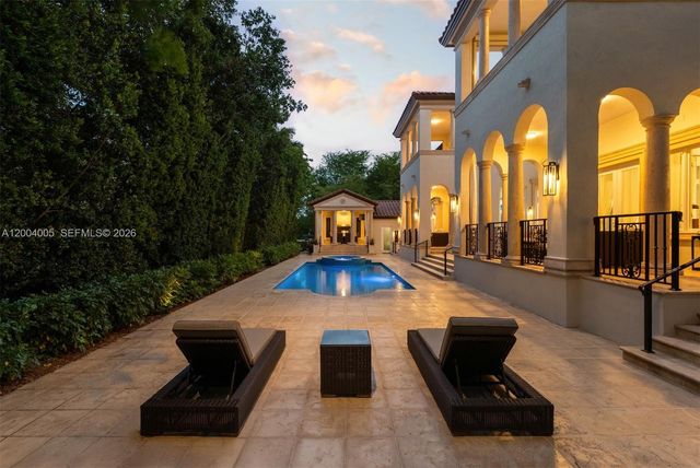 255 Cocoplum Rd, Coral Gables, FL 33143
