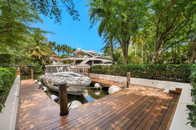 255 Cocoplum Rd, Coral Gables, FL 33143