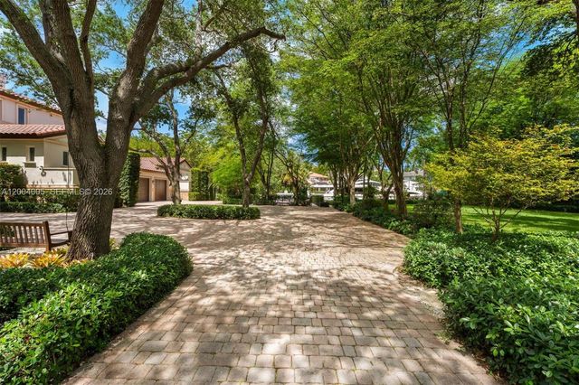255 Cocoplum Rd, Coral Gables, FL 33143