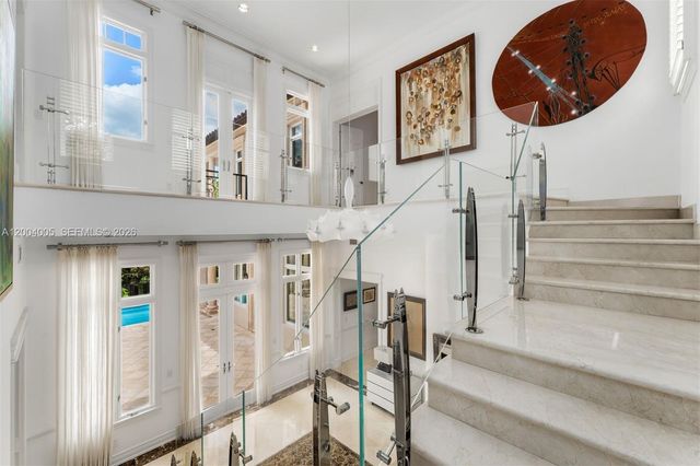 255 Cocoplum Rd, Coral Gables, FL 33143