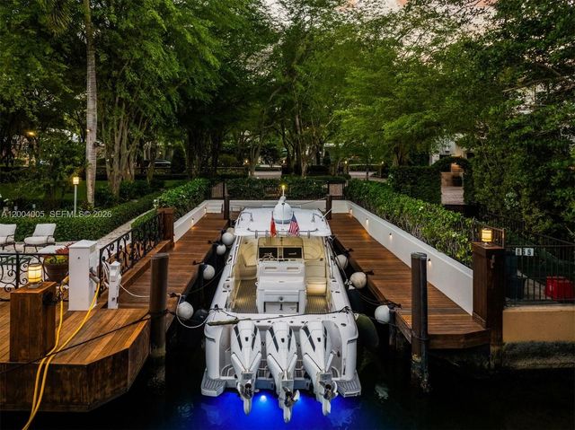 255 Cocoplum Rd, Coral Gables, FL 33143