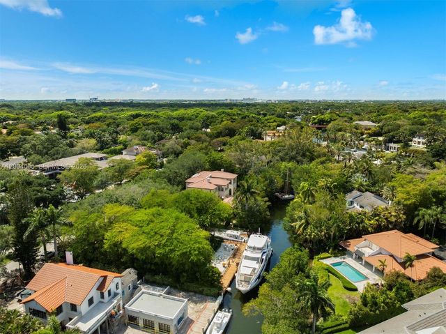 255 Cocoplum Rd, Coral Gables, FL 33143