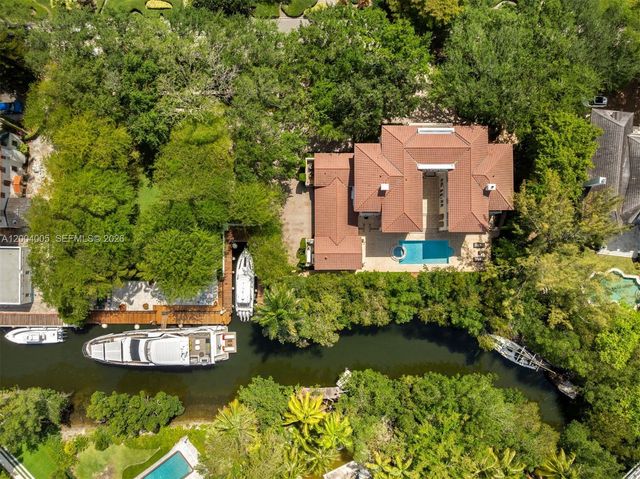 255 Cocoplum Rd, Coral Gables, FL 33143