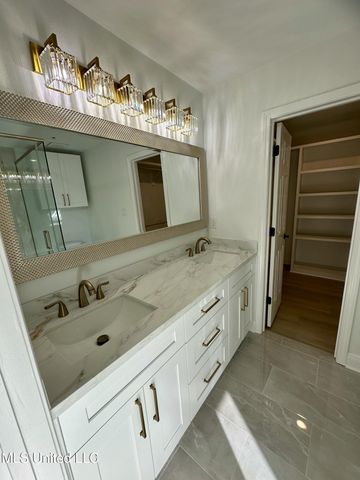 305 W Westview Drive, Biloxi, MS 39531