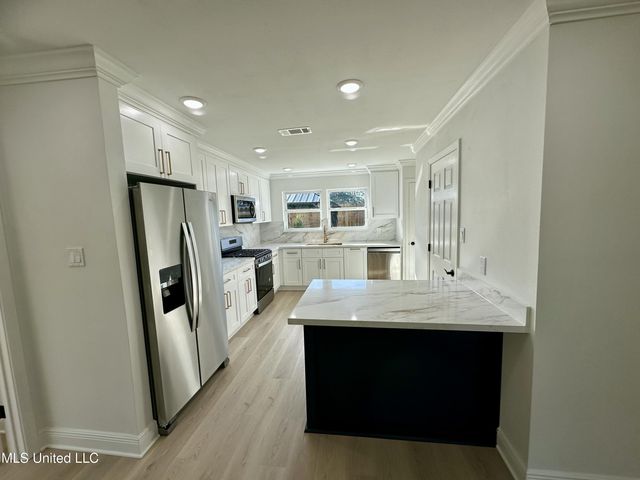 305 W Westview Drive, Biloxi, MS 39531