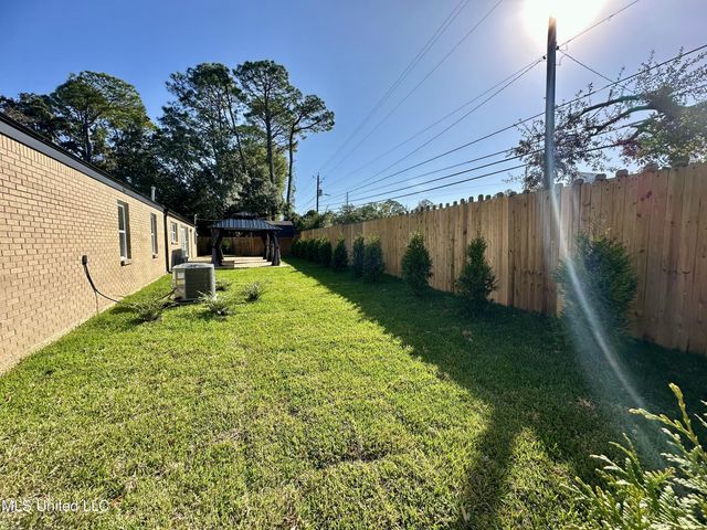 305 W Westview Drive, Biloxi, MS 39531