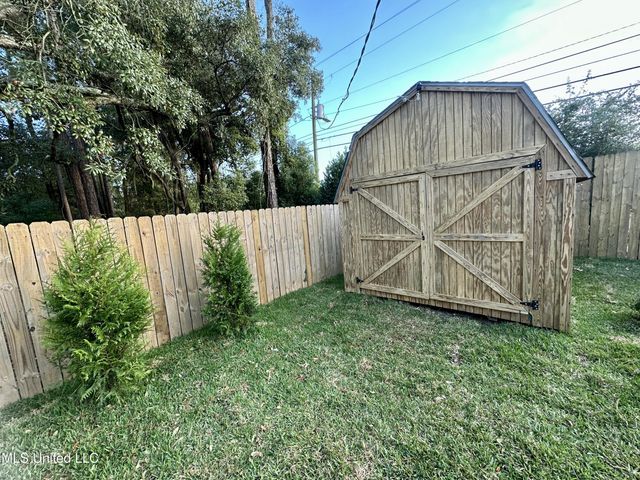 305 W Westview Drive, Biloxi, MS 39531