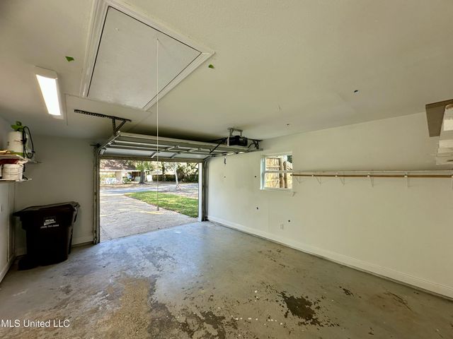 305 W Westview Drive, Biloxi, MS 39531