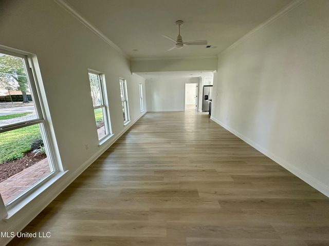 305 W Westview Drive, Biloxi, MS 39531