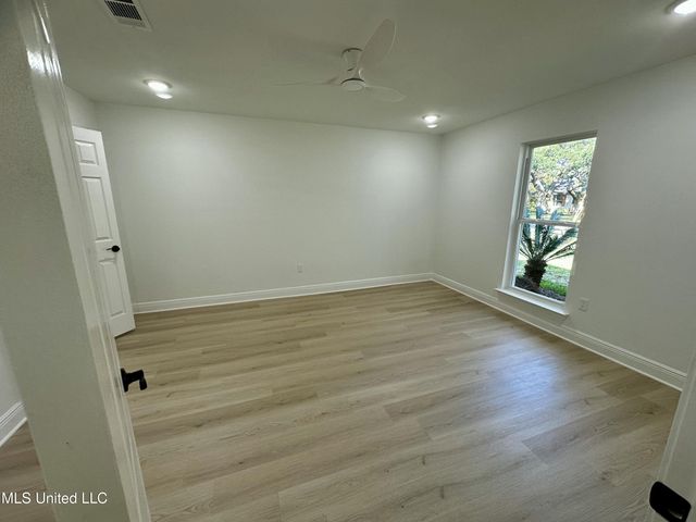 305 W Westview Drive, Biloxi, MS 39531