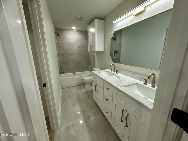 305 W Westview Drive, Biloxi, MS 39531