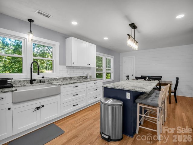 3208 Florida Drive, Hendersonville, NC 28792