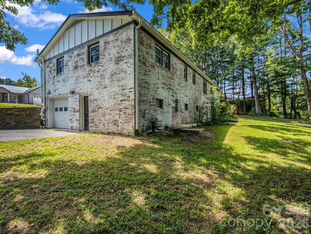 3208 Florida Drive, Hendersonville, NC 28792