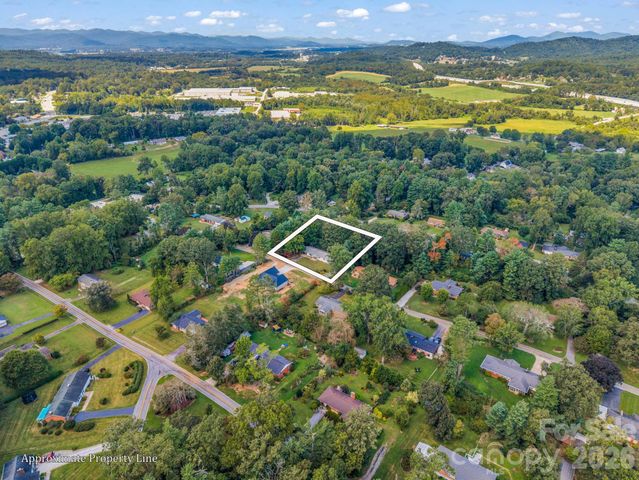 3208 Florida Drive, Hendersonville, NC 28792
