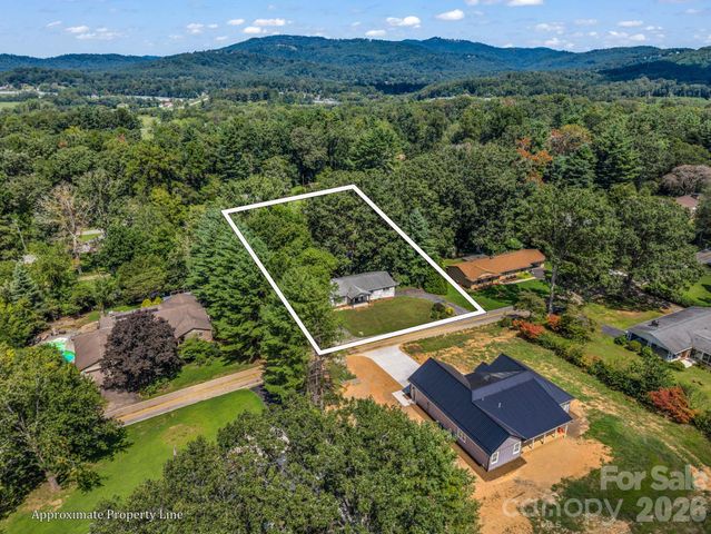 3208 Florida Drive, Hendersonville, NC 28792