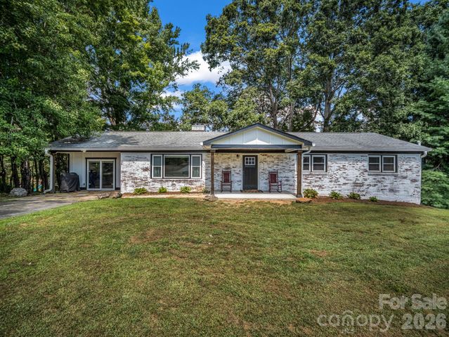 3208 Florida Drive, Hendersonville, NC 28792