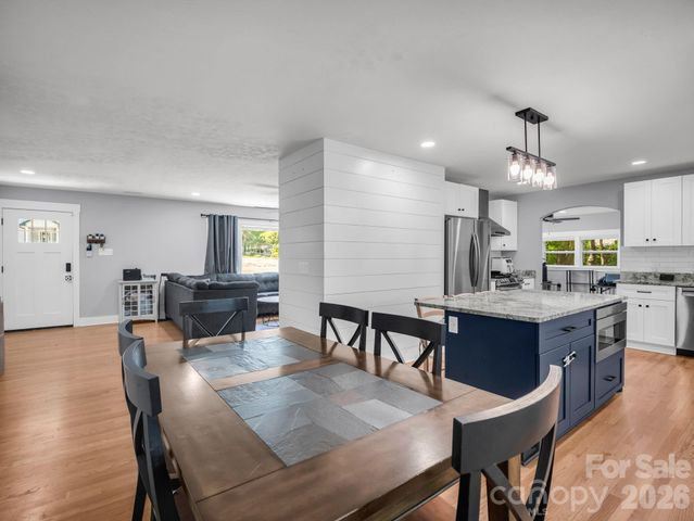 3208 Florida Drive, Hendersonville, NC 28792
