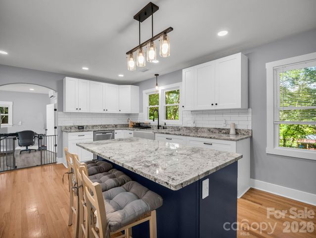 3208 Florida Drive, Hendersonville, NC 28792