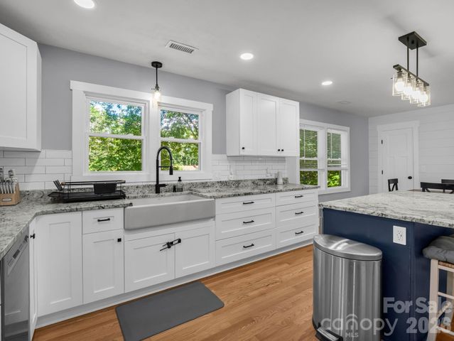 3208 Florida Drive, Hendersonville, NC 28792