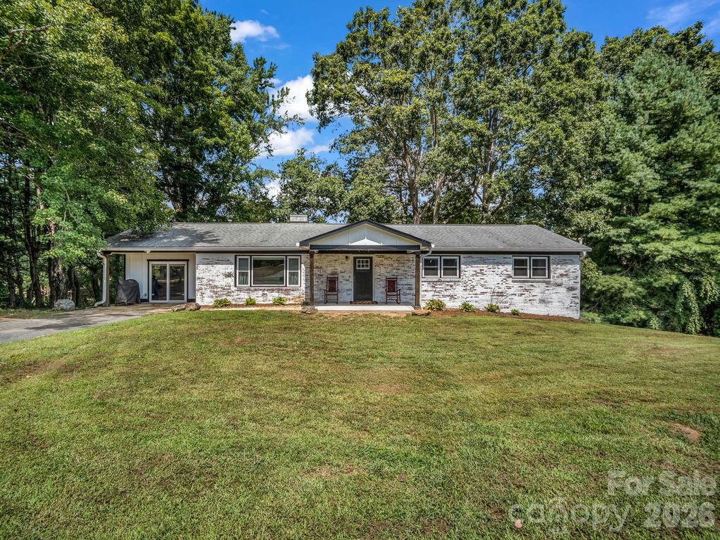 3208 Florida Drive, Hendersonville, NC 28792