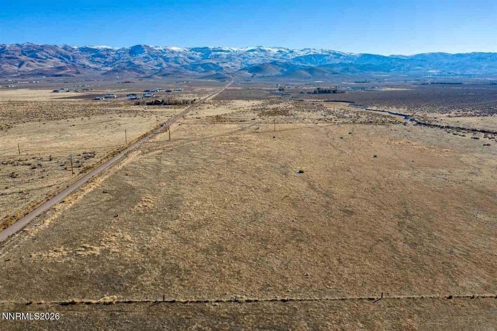 Image 5 of property listing at 40 ACR Sharrock Road, Reno, NV 89510