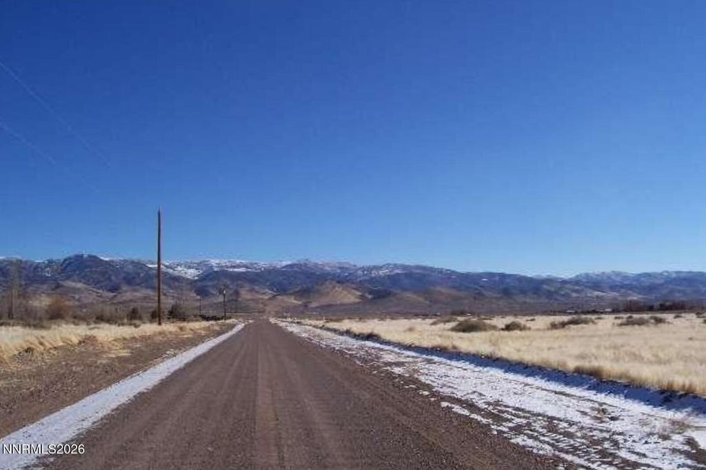 Image 8 of property listing at 40 ACR Sharrock Road, Reno, NV 89510