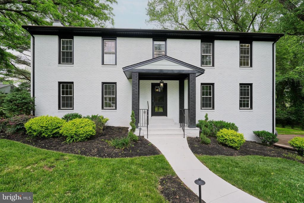Image 2 of property listing at 11318 VALE RD, Oakton, VA 22124