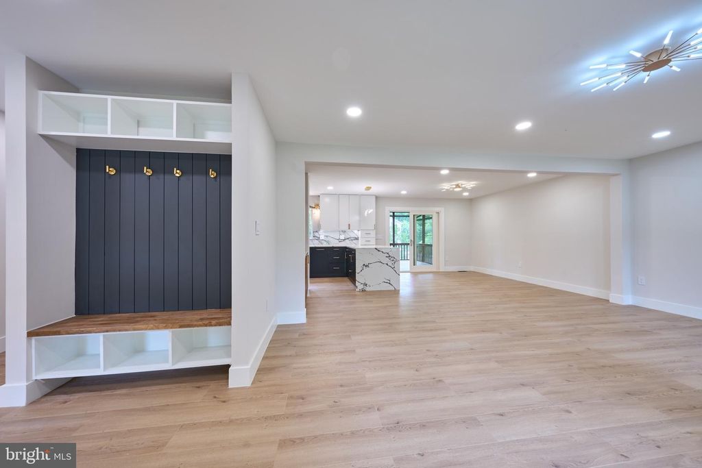 Image 34 of property listing at 11318 VALE RD, Oakton, VA 22124