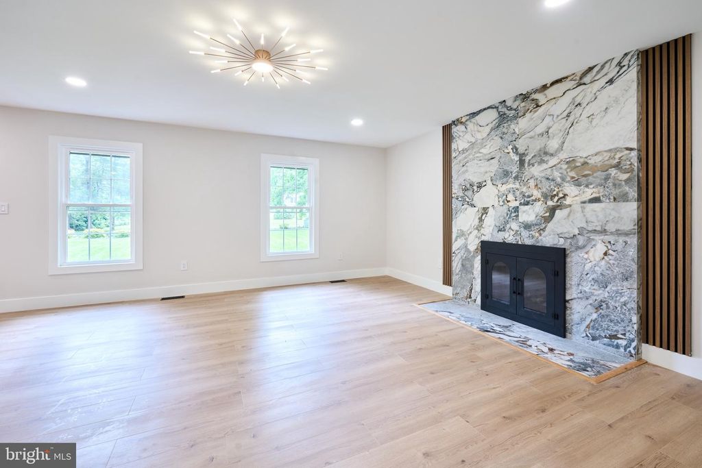 Image 57 of property listing at 11318 VALE RD, Oakton, VA 22124