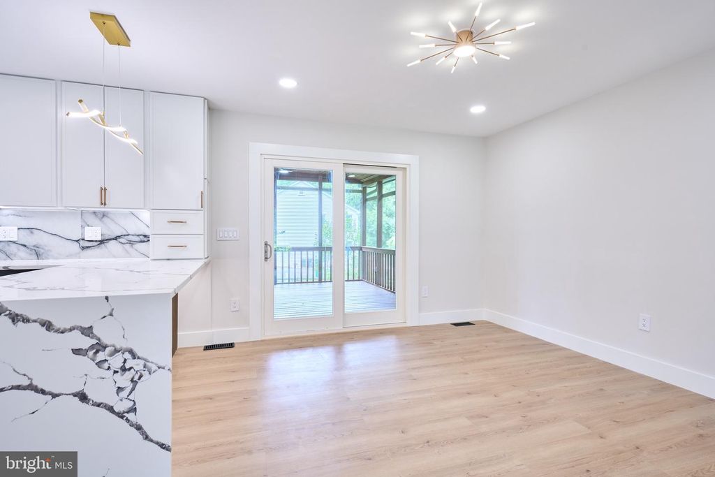 Image 63 of property listing at 11318 VALE RD, Oakton, VA 22124