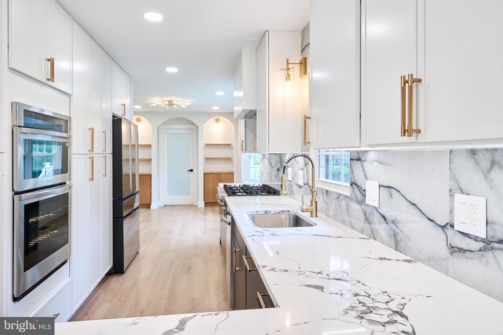 Image 64 of property listing at 11318 VALE RD, Oakton, VA 22124