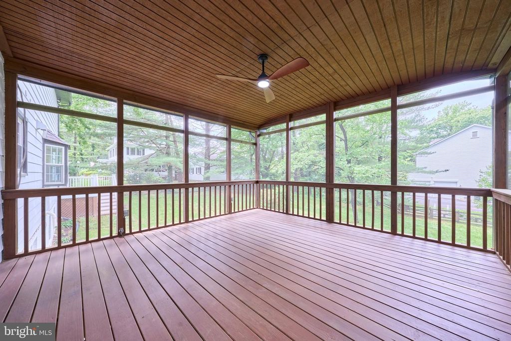 Image 65 of property listing at 11318 VALE RD, Oakton, VA 22124