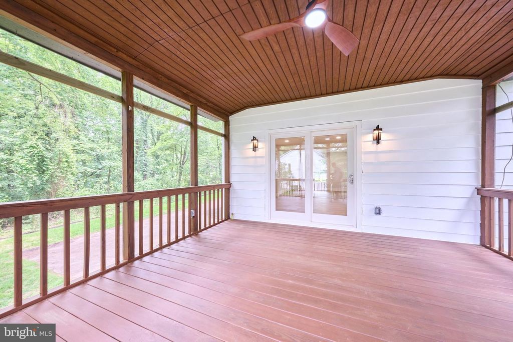 Image 66 of property listing at 11318 VALE RD, Oakton, VA 22124