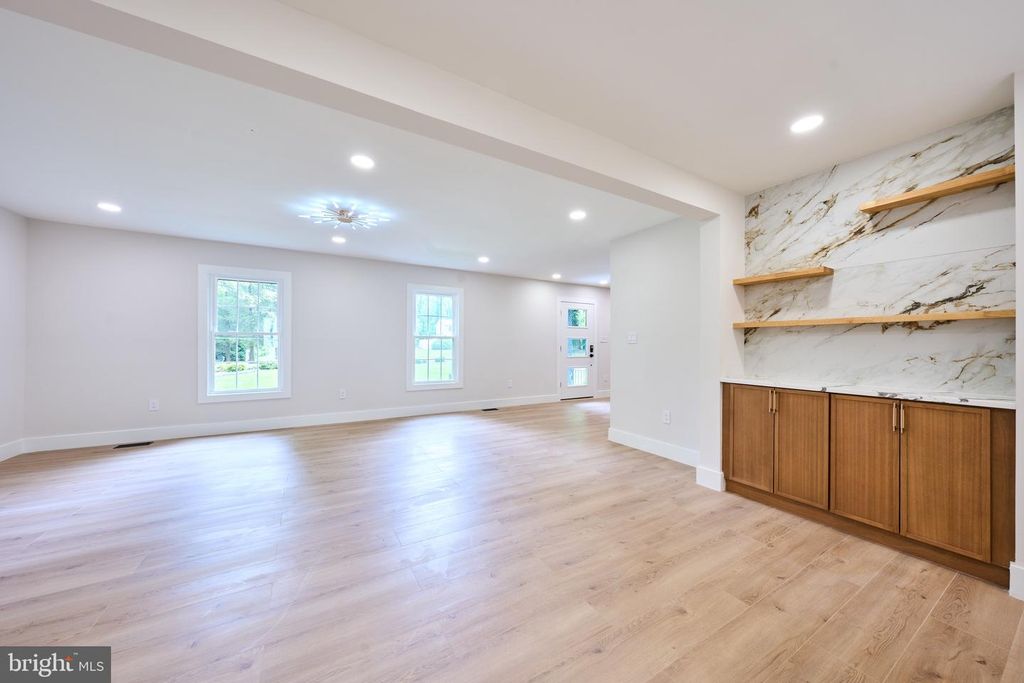 Image 67 of property listing at 11318 VALE RD, Oakton, VA 22124