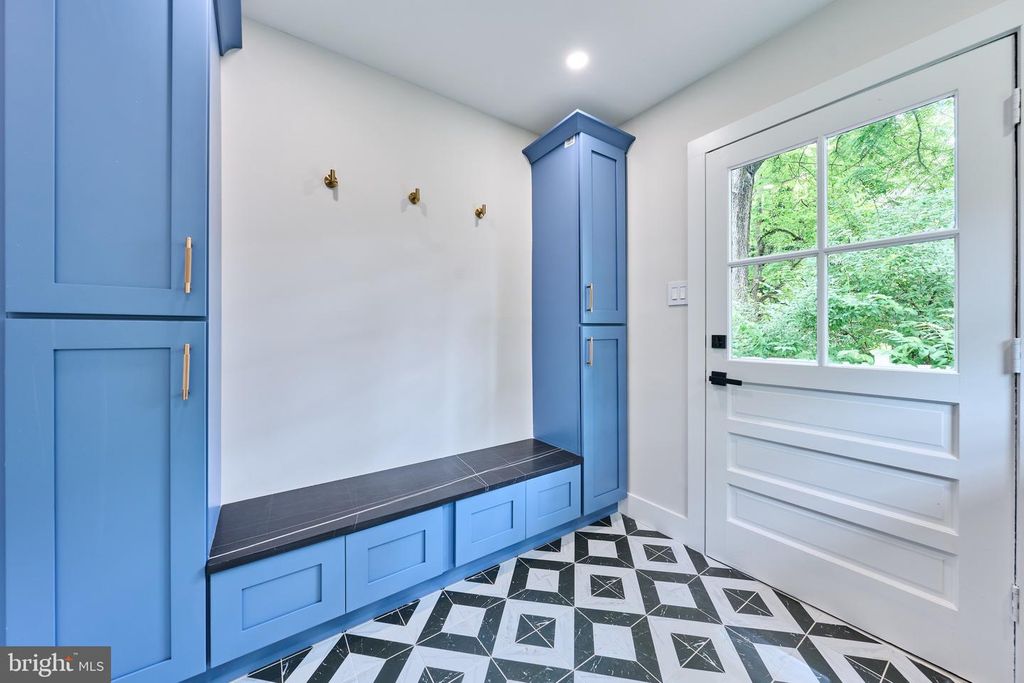 Image 70 of property listing at 11318 VALE RD, Oakton, VA 22124