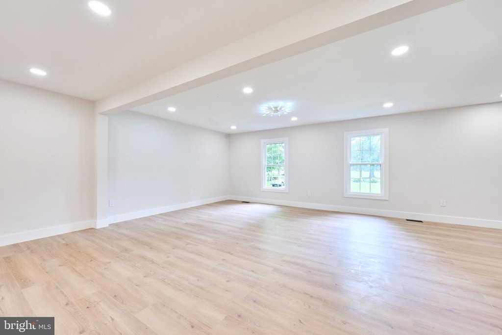 Image 72 of property listing at 11318 VALE RD, Oakton, VA 22124