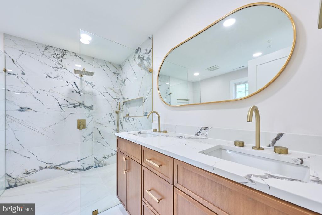 Image 85 of property listing at 11318 VALE RD, Oakton, VA 22124