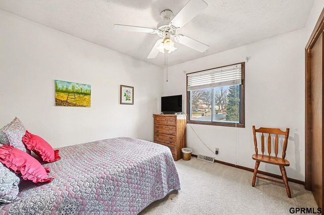 15243 Madison Street, Omaha, NE 68137