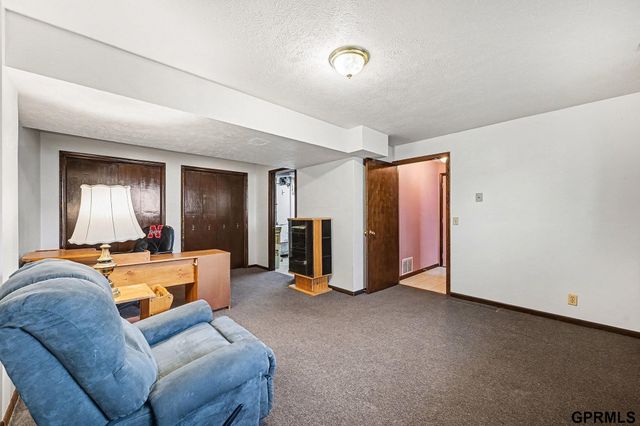 15243 Madison Street, Omaha, NE 68137