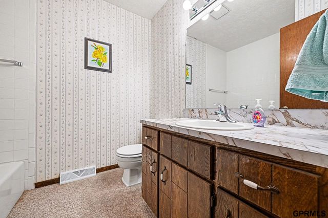 15243 Madison Street, Omaha, NE 68137