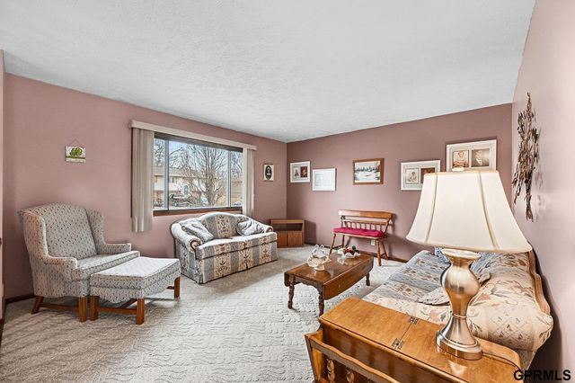 15243 Madison Street, Omaha, NE 68137