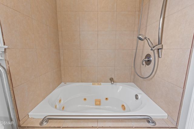 4224 S Boogertown Road, Sevierville, TN 37876