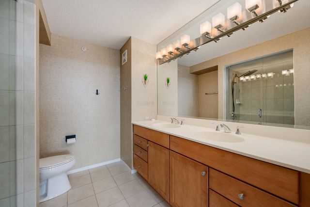 9655 Woods Drive 1102, Skokie, IL 60077