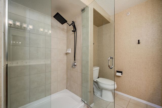 9655 Woods Drive 1102, Skokie, IL 60077