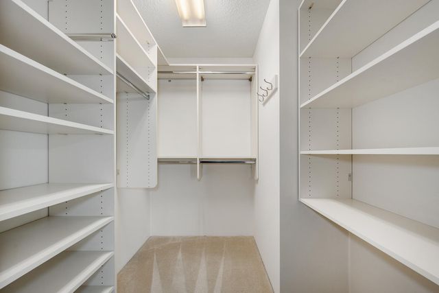 9655 Woods Drive 1102, Skokie, IL 60077