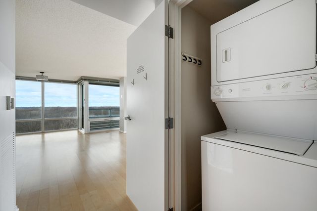 9655 Woods Drive 1102, Skokie, IL 60077