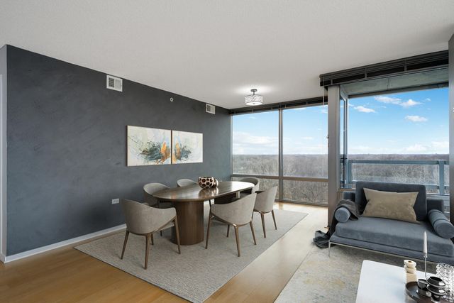 9655 Woods Drive 1102, Skokie, IL 60077